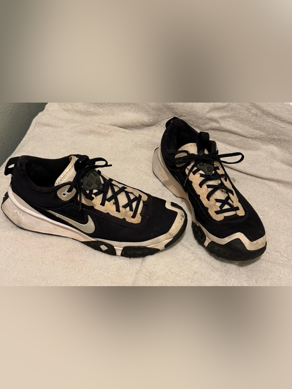 Nike Air Diamond Varsity Turf Sneaker Black/White DZ0502-004 men’s sz 11